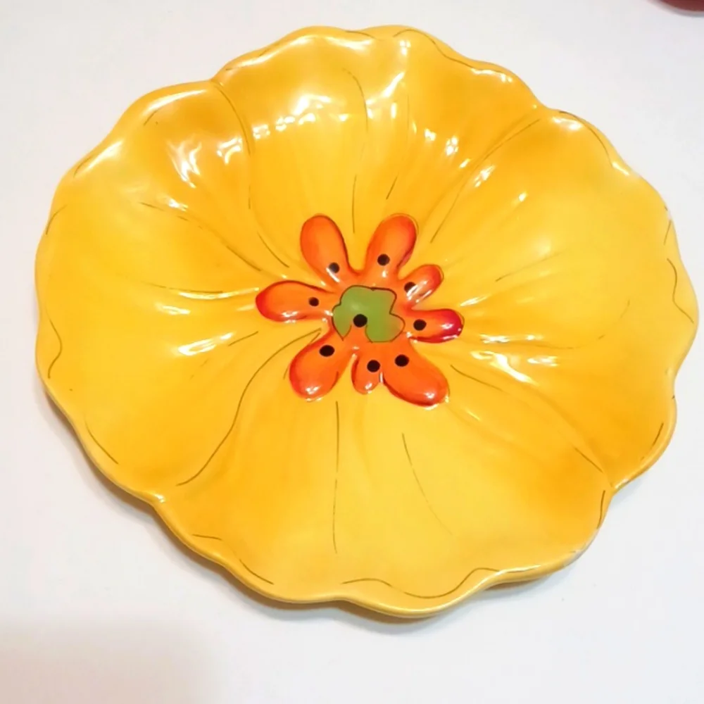 Pier 1 plates
